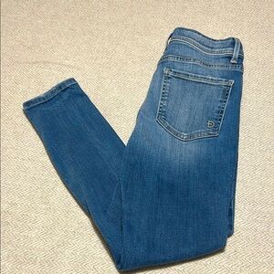 Fidelity Gwen Crop high rise, skinny crop jeans. Size 26.